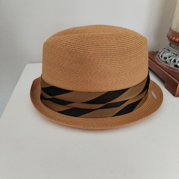 vintage 1960's -Stetson- Men's Milan woven straw fedora in Golden Tan. Stingy -